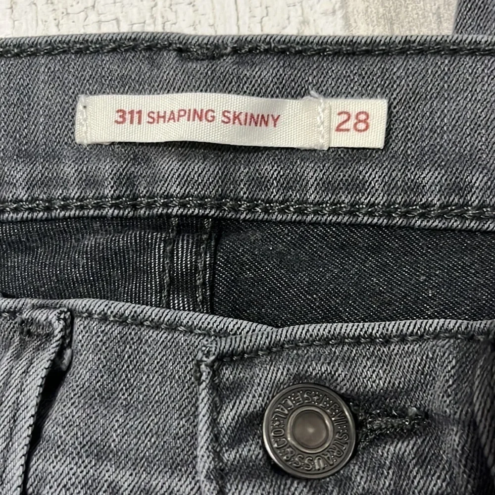 Levi’s Gray 311 Shaping Skinny Jeans Size 28 - Picture 4 of 9